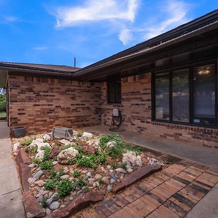 Homestead House - In Shadow Hills Golf Course Division Home Lubbock Exterior photo