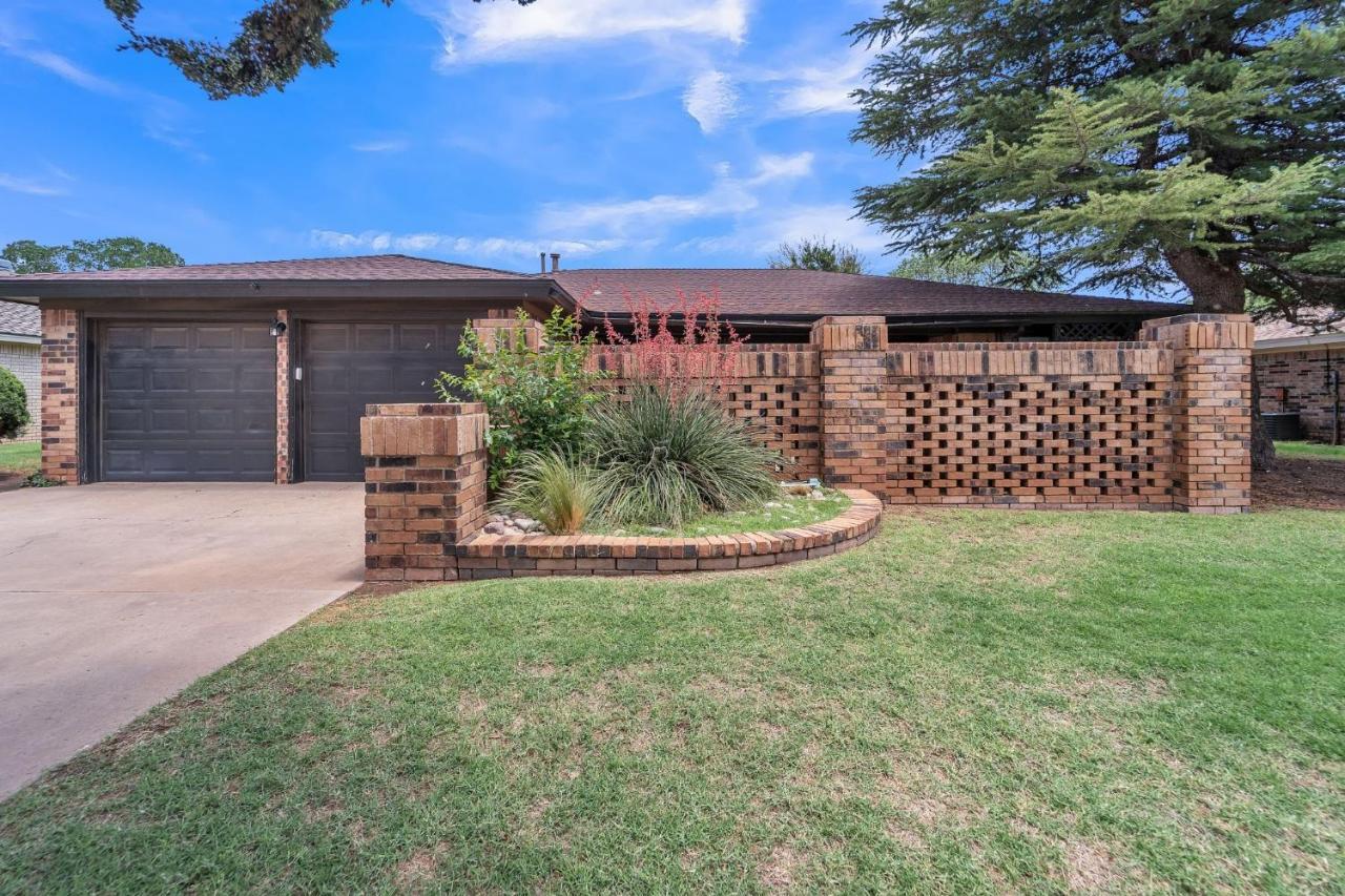 Homestead House - In Shadow Hills Golf Course Division Home Lubbock Exterior photo