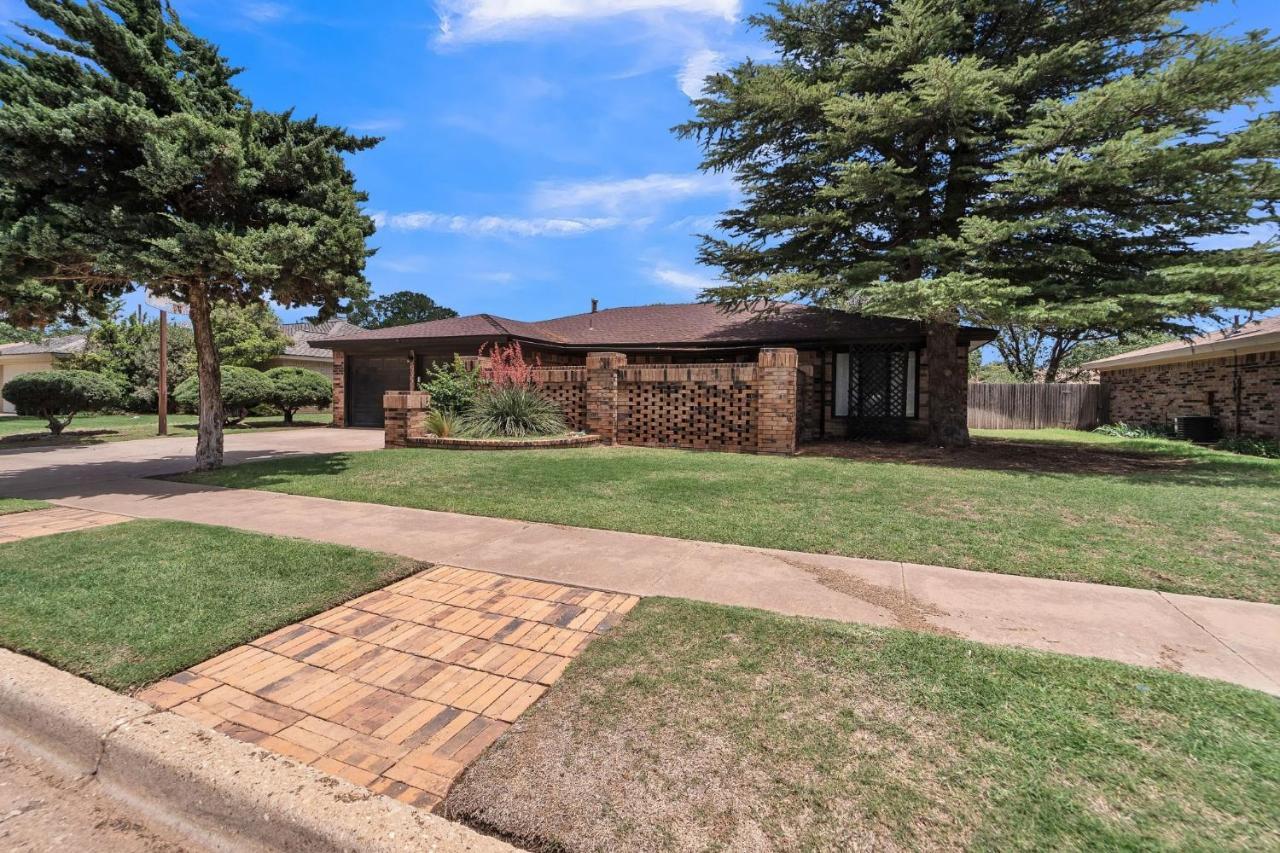 Homestead House - In Shadow Hills Golf Course Division Home Lubbock Exterior photo