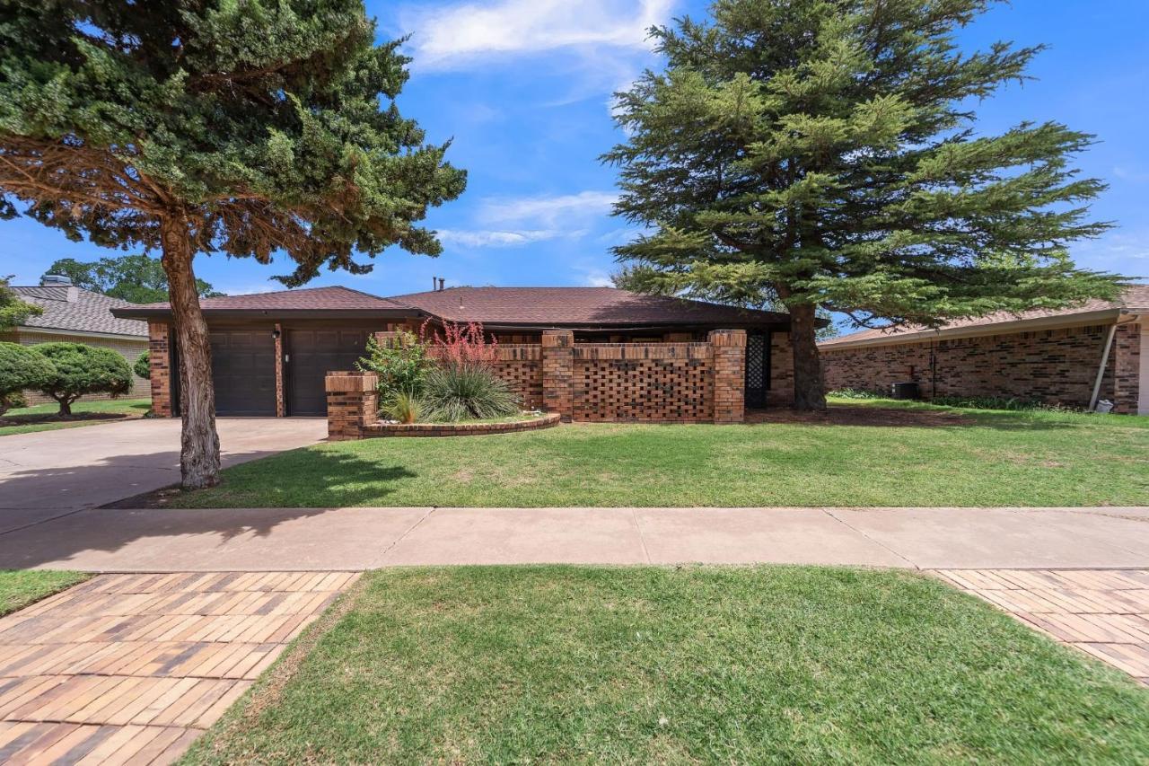 Homestead House - In Shadow Hills Golf Course Division Home Lubbock Exterior photo